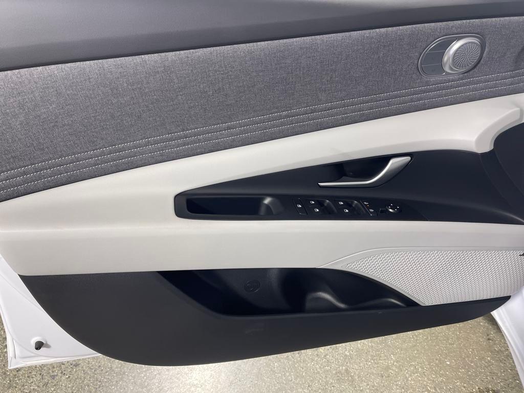 new 2025 Hyundai ELANTRA HEV car, priced at $28,567