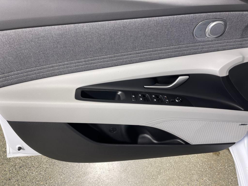 new 2025 Hyundai ELANTRA HEV car, priced at $28,976
