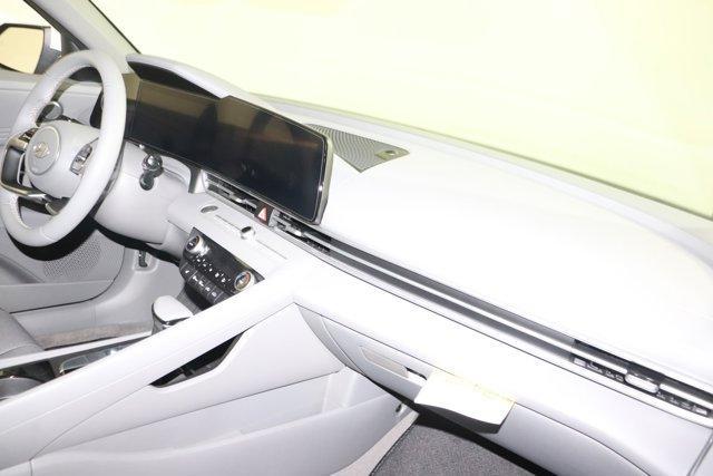 new 2024 Hyundai Elantra car, priced at $27,270