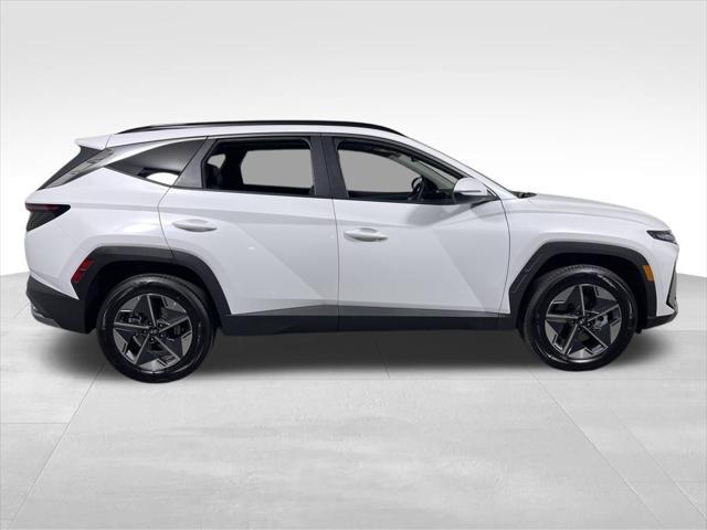 new 2025 Hyundai TUCSON Hybrid car, priced at $38,219