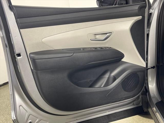 new 2025 Hyundai TUCSON Hybrid car, priced at $37,250