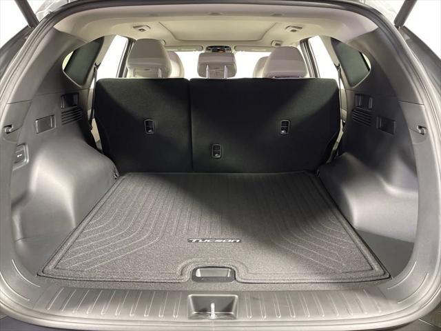 new 2025 Hyundai TUCSON Hybrid car, priced at $37,250