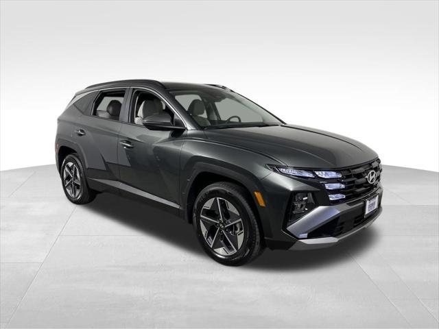 new 2025 Hyundai TUCSON Hybrid car, priced at $37,250
