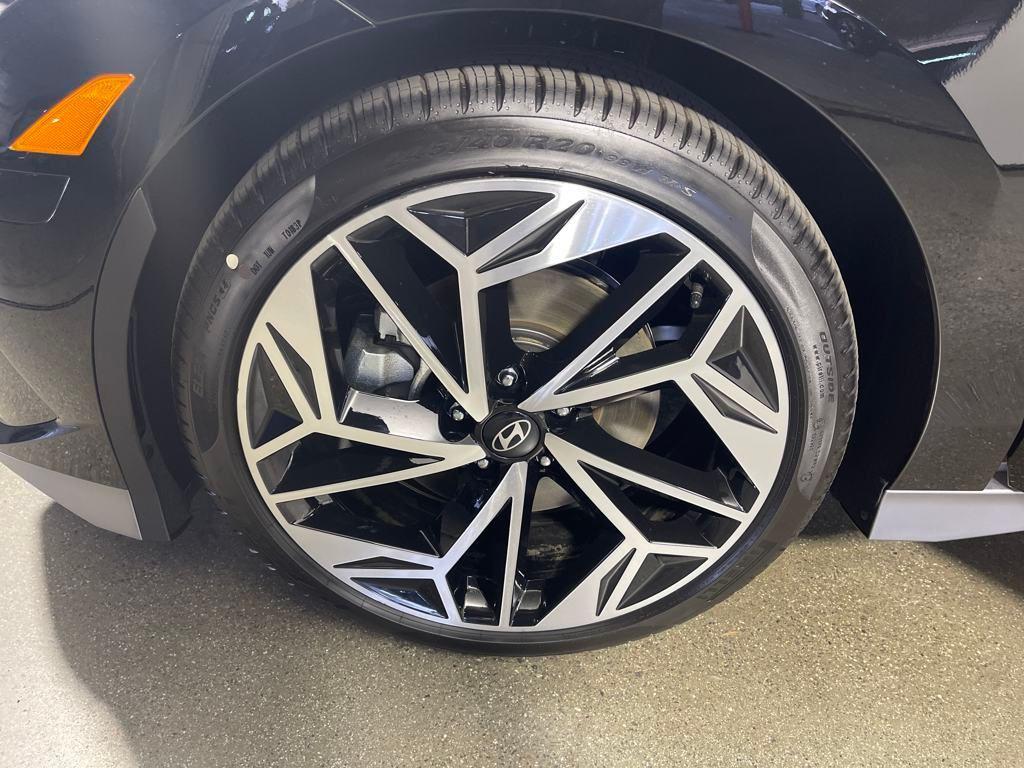new 2025 Hyundai IONIQ 6 car, priced at $38,985