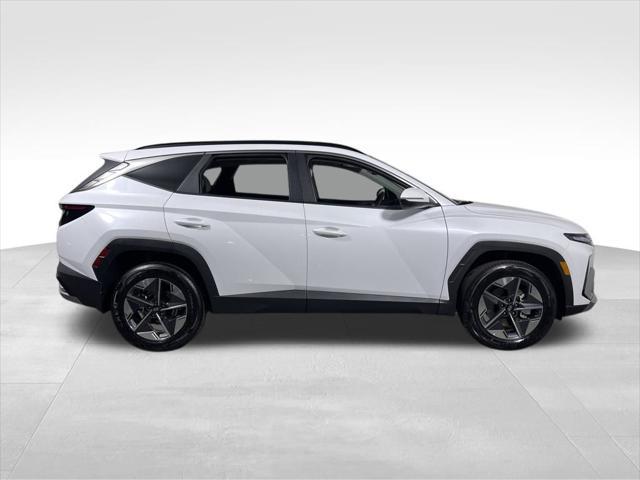new 2025 Hyundai TUCSON Hybrid car, priced at $37,735