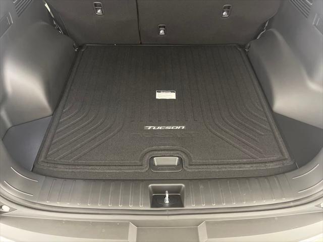 new 2025 Hyundai TUCSON Hybrid car, priced at $37,250