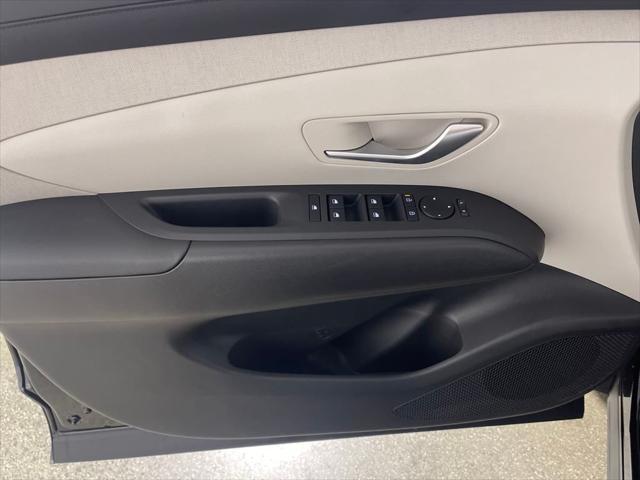 new 2025 Hyundai TUCSON Hybrid car, priced at $37,250