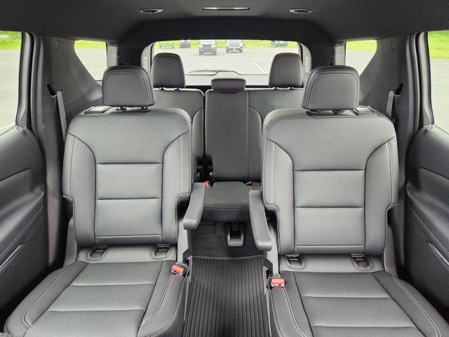 new 2025 Chevrolet Traverse car, priced at $43,080