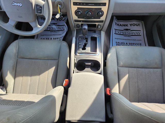 used 2005 Jeep Grand Cherokee car, priced at $5,500