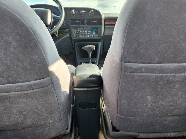 used 1995 Chevrolet Monte Carlo car, priced at $6,000