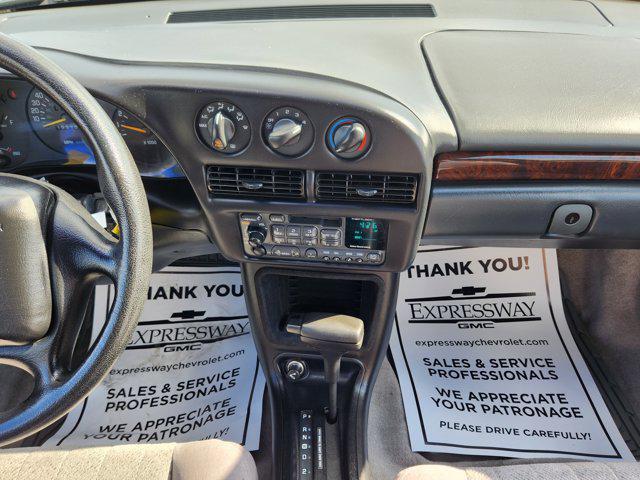 used 1995 Chevrolet Monte Carlo car, priced at $6,000