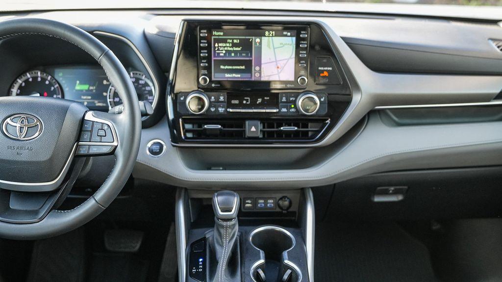 used 2022 Toyota Highlander car, priced at $33,778