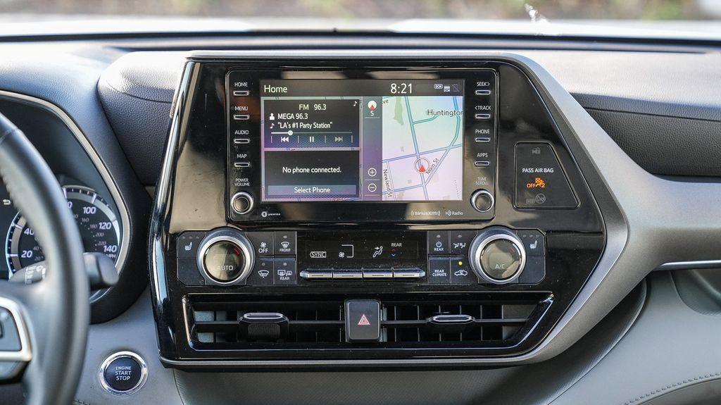 used 2022 Toyota Highlander car, priced at $33,778