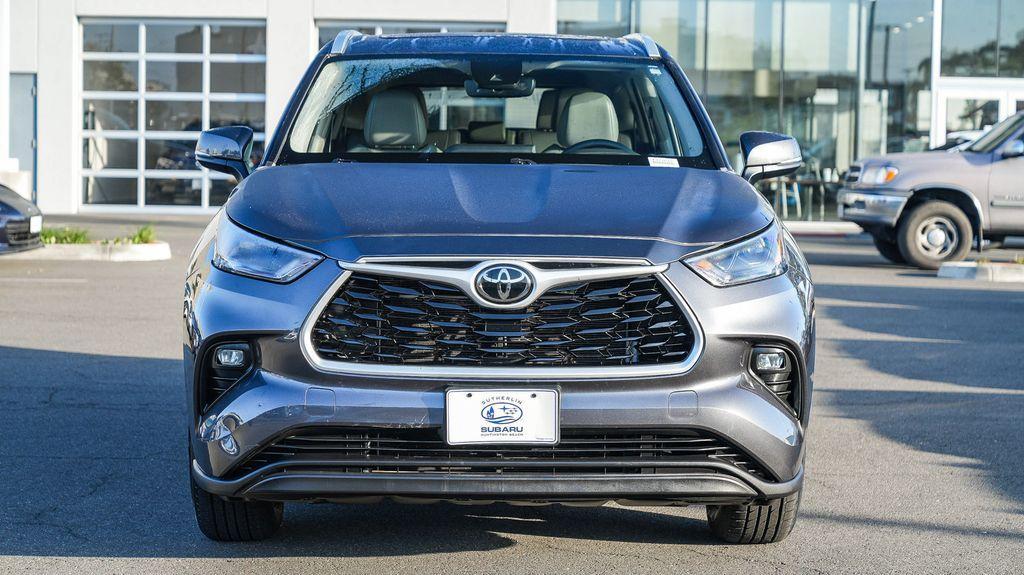 used 2022 Toyota Highlander car, priced at $33,778