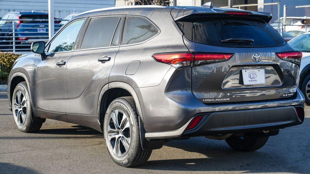 used 2022 Toyota Highlander car, priced at $33,778