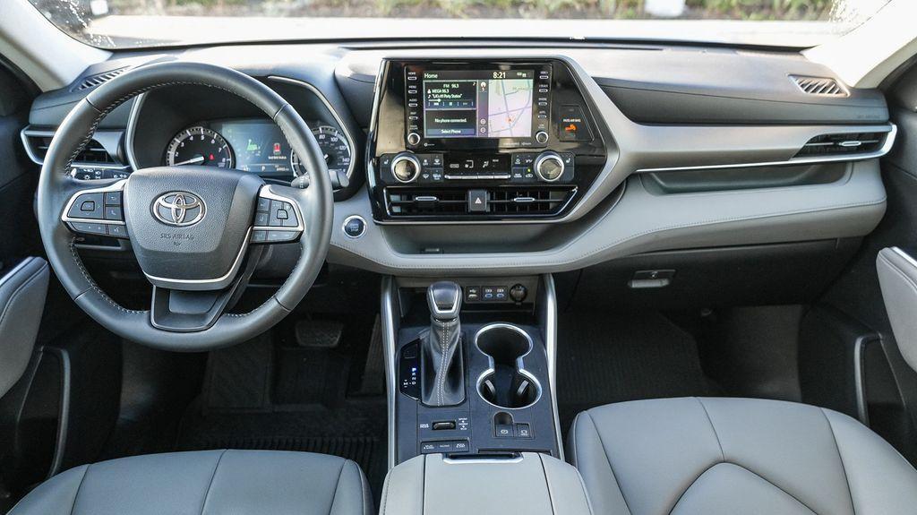 used 2022 Toyota Highlander car, priced at $33,778