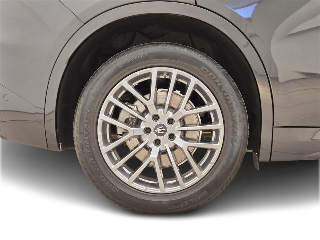 used 2024 Maserati Grecale car, priced at $49,990