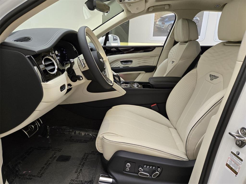 new 2025 Bentley Bentayga car, priced at $275,710