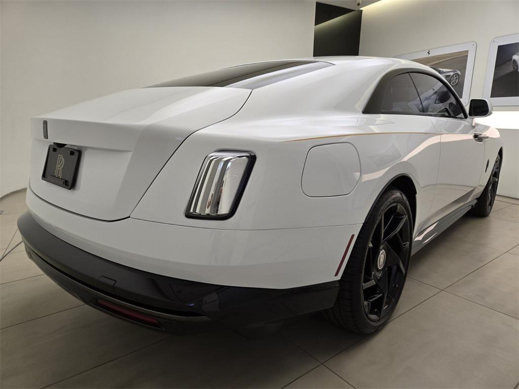 new 2025 Rolls-Royce Spectre car, priced at $576,300