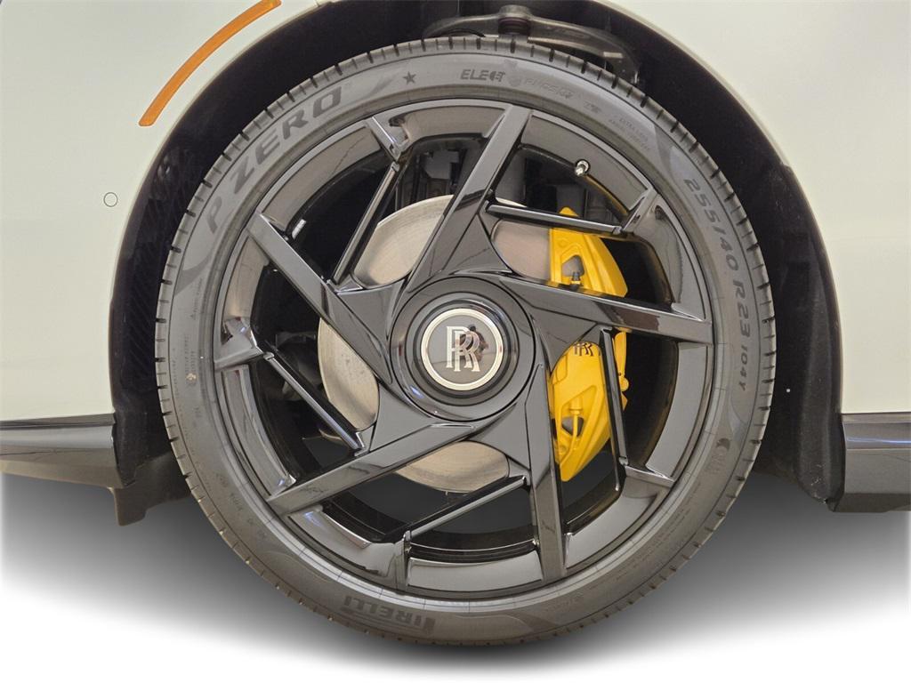 new 2025 Rolls-Royce Spectre car, priced at $576,300