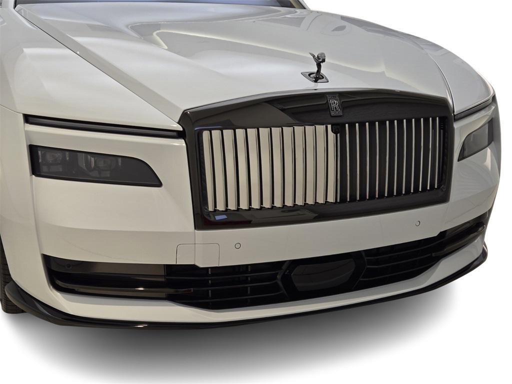 new 2025 Rolls-Royce Spectre car, priced at $576,300