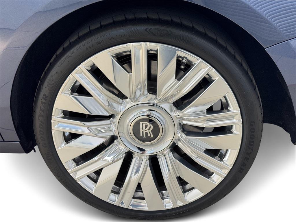 new 2025 Rolls-Royce Ghost car, priced at $468,100