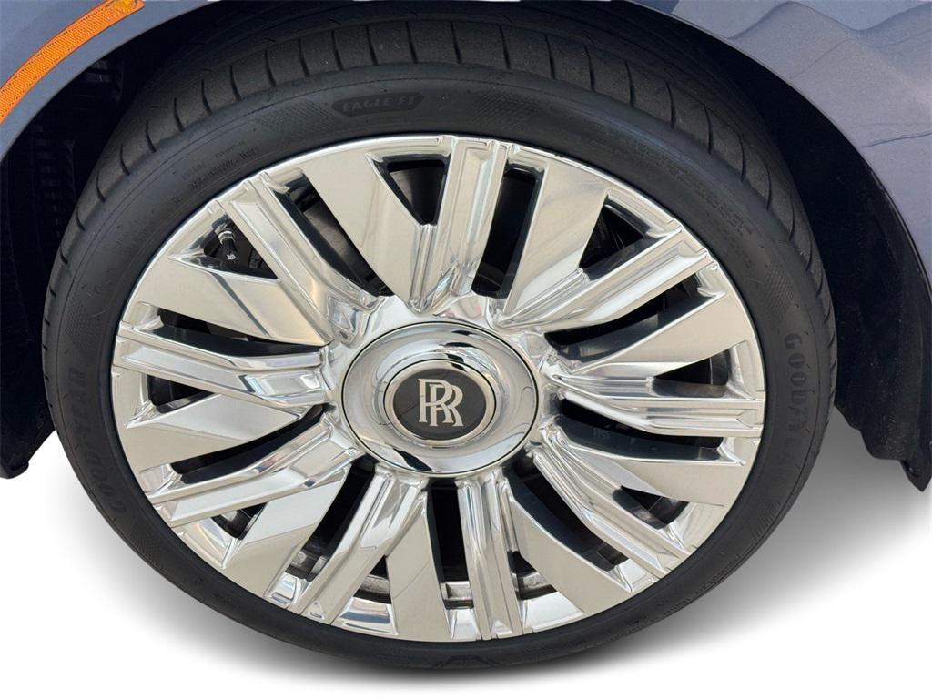 new 2025 Rolls-Royce Ghost car, priced at $468,100