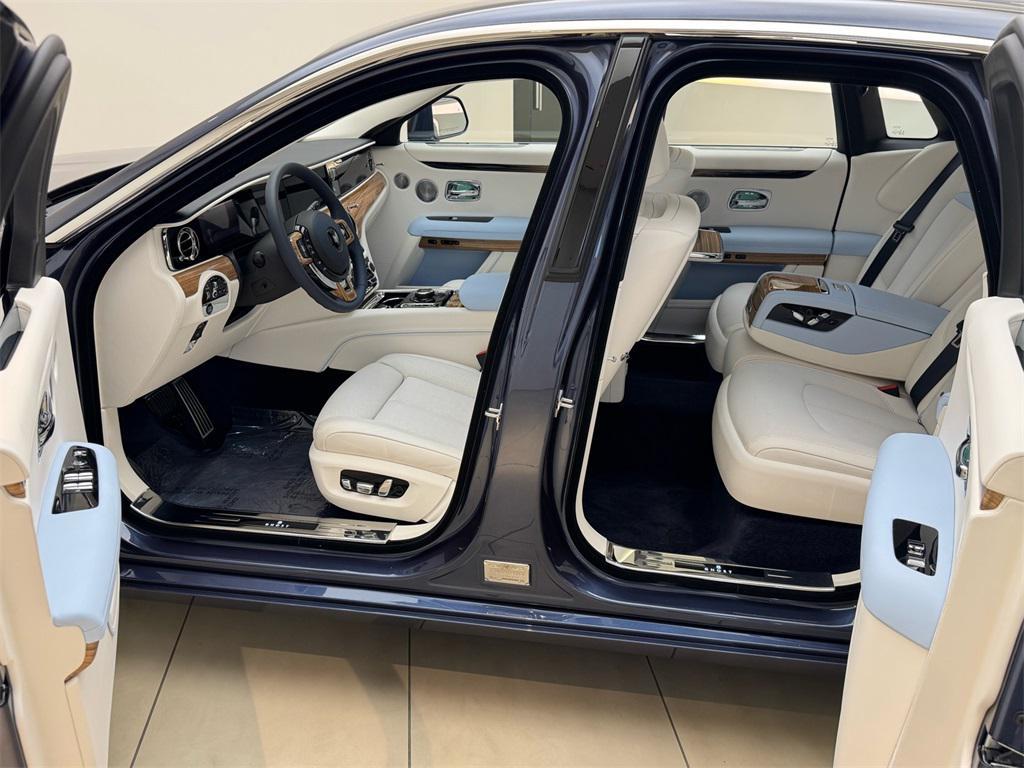 new 2025 Rolls-Royce Ghost car, priced at $468,100