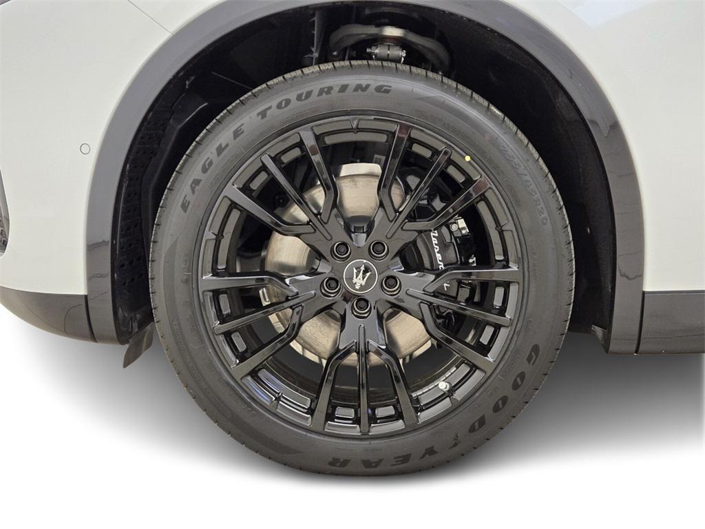 new 2025 Maserati Grecale car, priced at $81,600