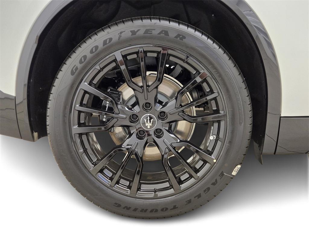 new 2025 Maserati Grecale car, priced at $81,600