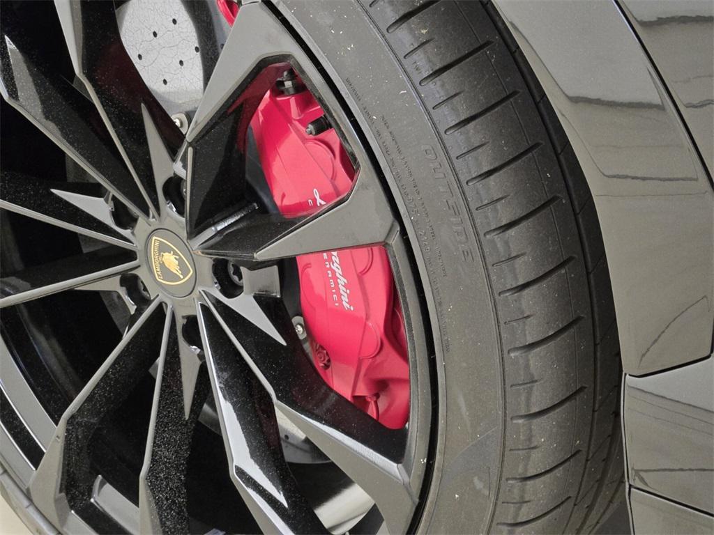 used 2021 Lamborghini Urus car, priced at $197,990