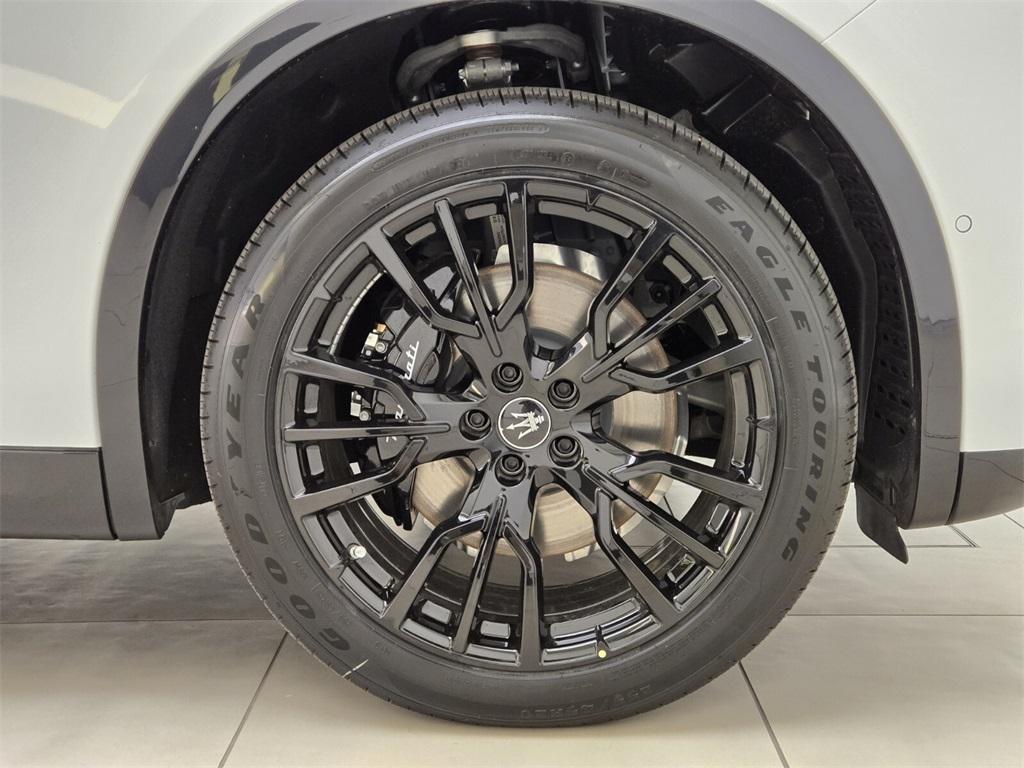 new 2025 Maserati Grecale car, priced at $85,550