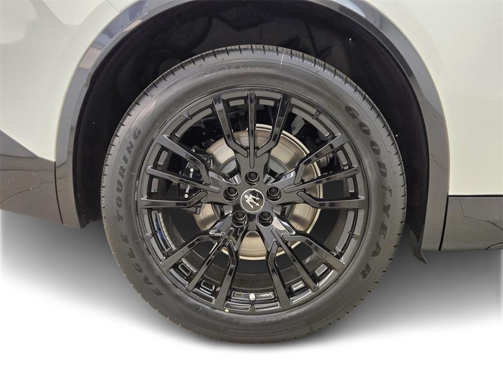 new 2025 Maserati Grecale car, priced at $85,550