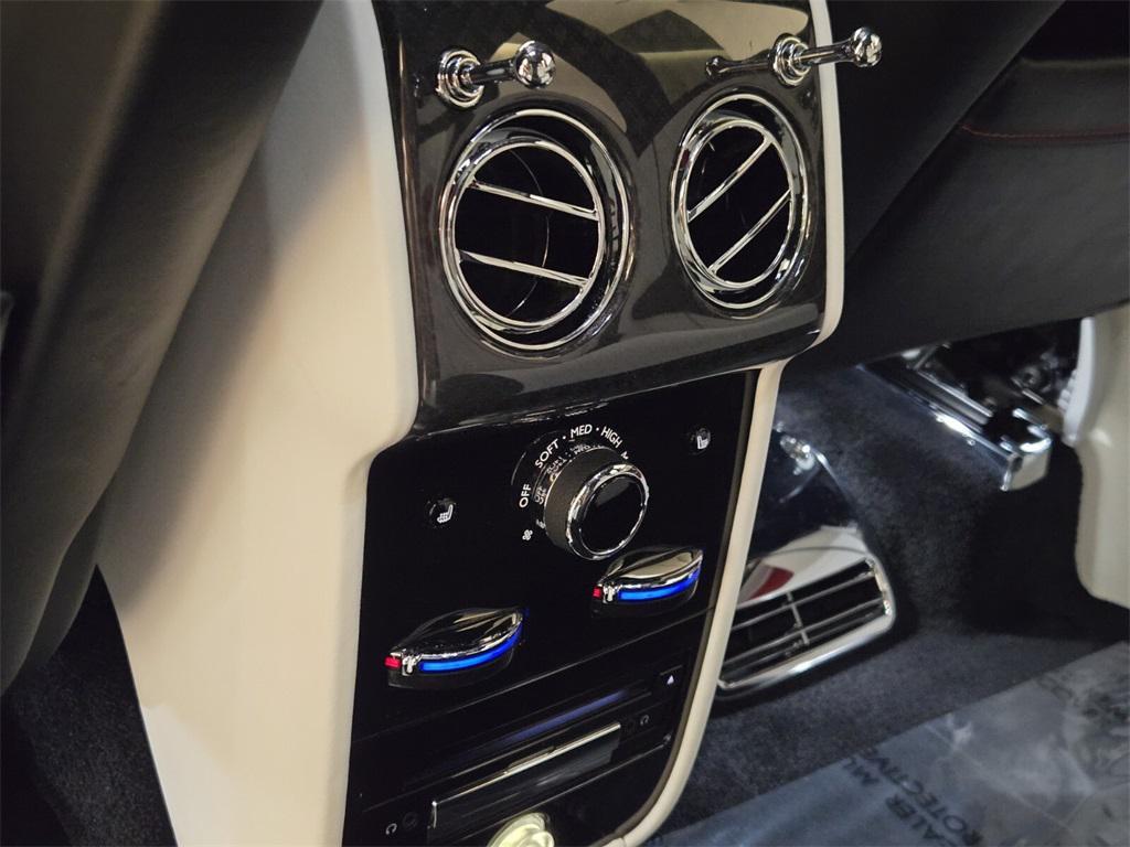 used 2021 Rolls-Royce Cullinan car, priced at $249,990