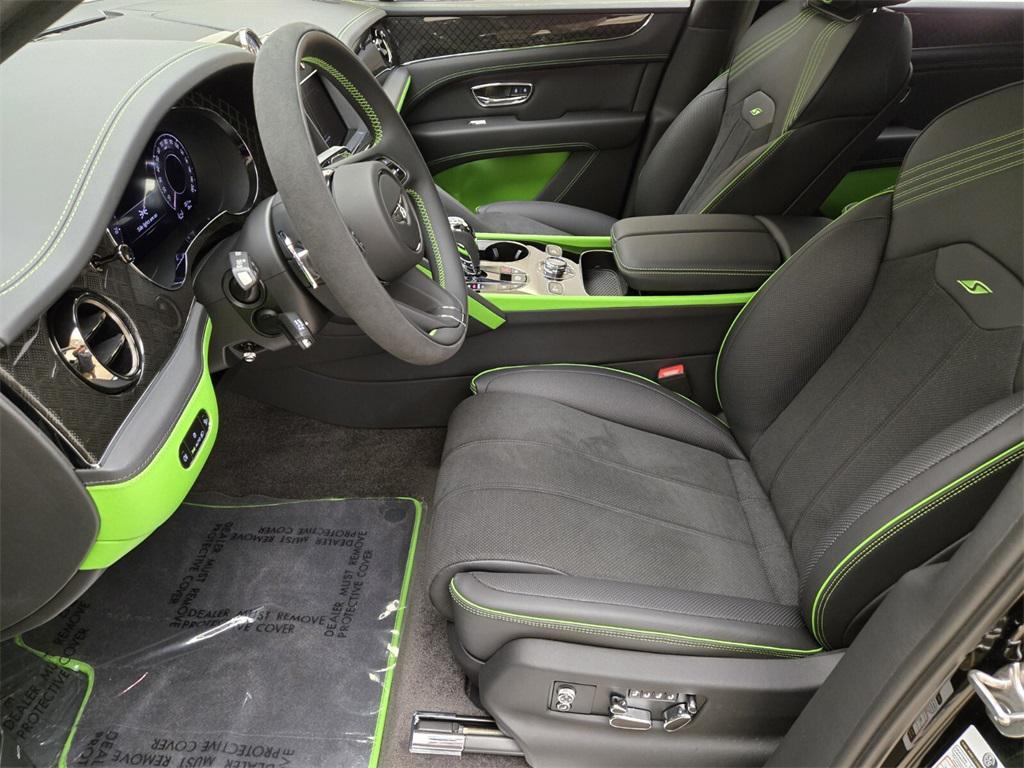 new 2025 Bentley Bentayga car, priced at $277,040