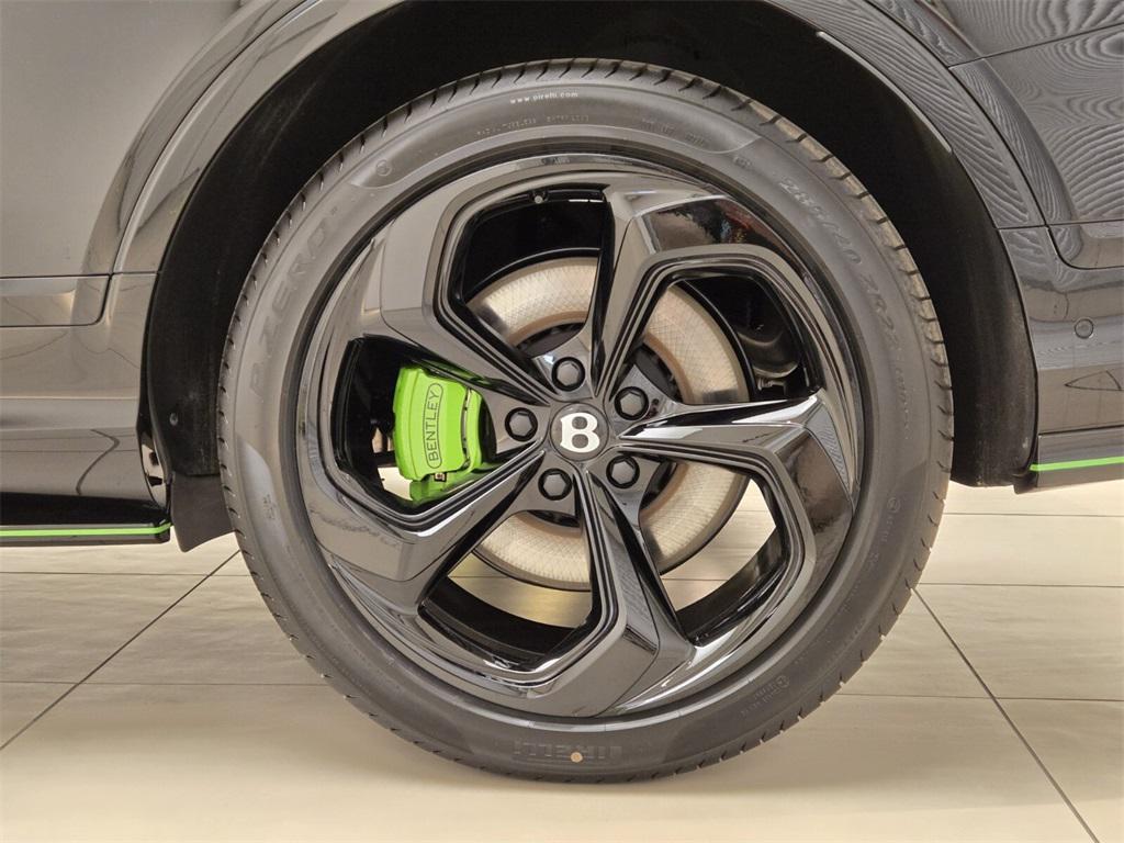 new 2025 Bentley Bentayga car, priced at $277,040
