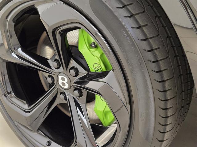 new 2025 Bentley Bentayga car, priced at $277,040