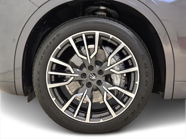 used 2024 Maserati Grecale car, priced at $53,990