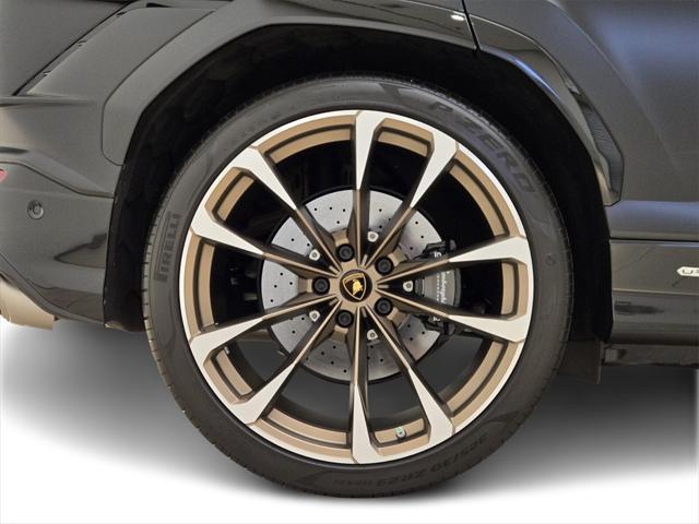 used 2023 Lamborghini Urus car, priced at $259,990