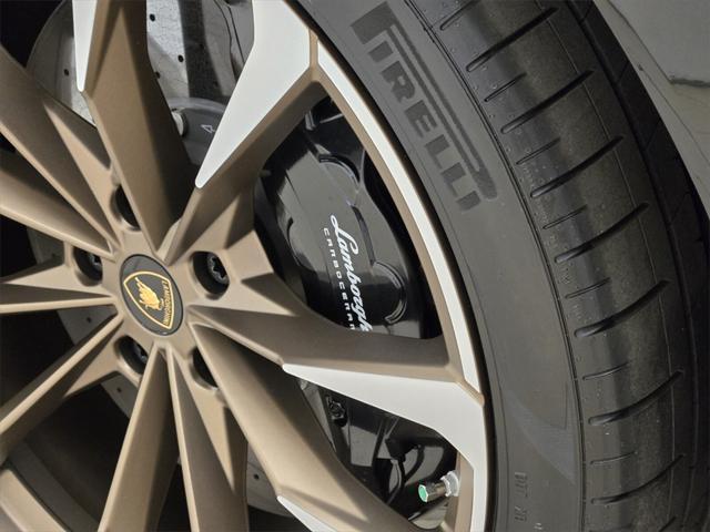 used 2023 Lamborghini Urus car, priced at $259,990