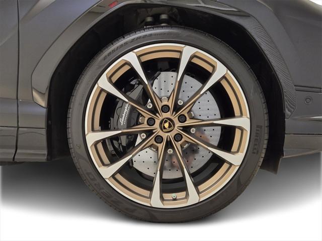 used 2023 Lamborghini Urus car, priced at $259,990