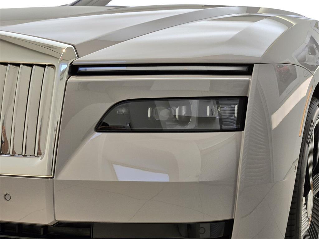 new 2025 Rolls-Royce Spectre car, priced at $524,375
