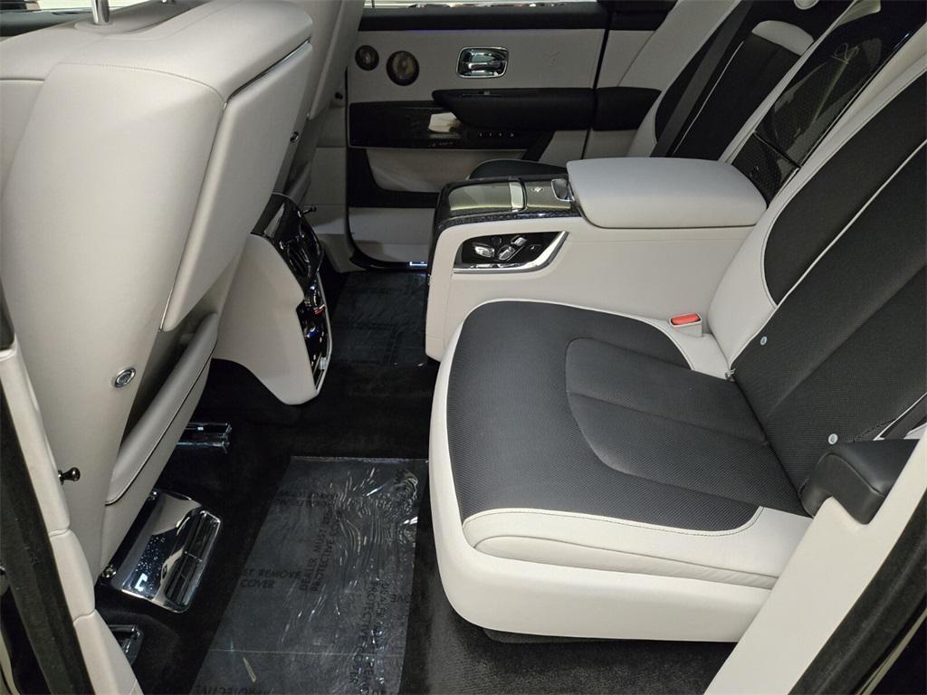 used 2025 Rolls-Royce Cullinan car, priced at $499,990
