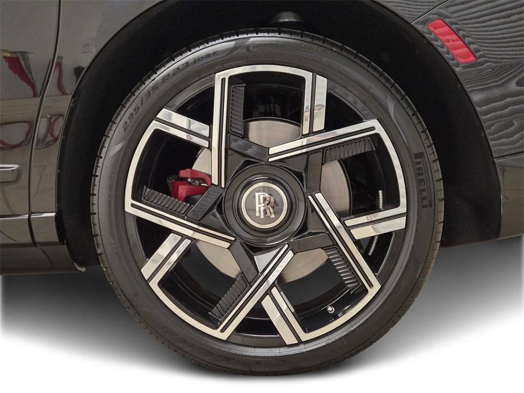 used 2025 Rolls-Royce Cullinan car, priced at $499,990