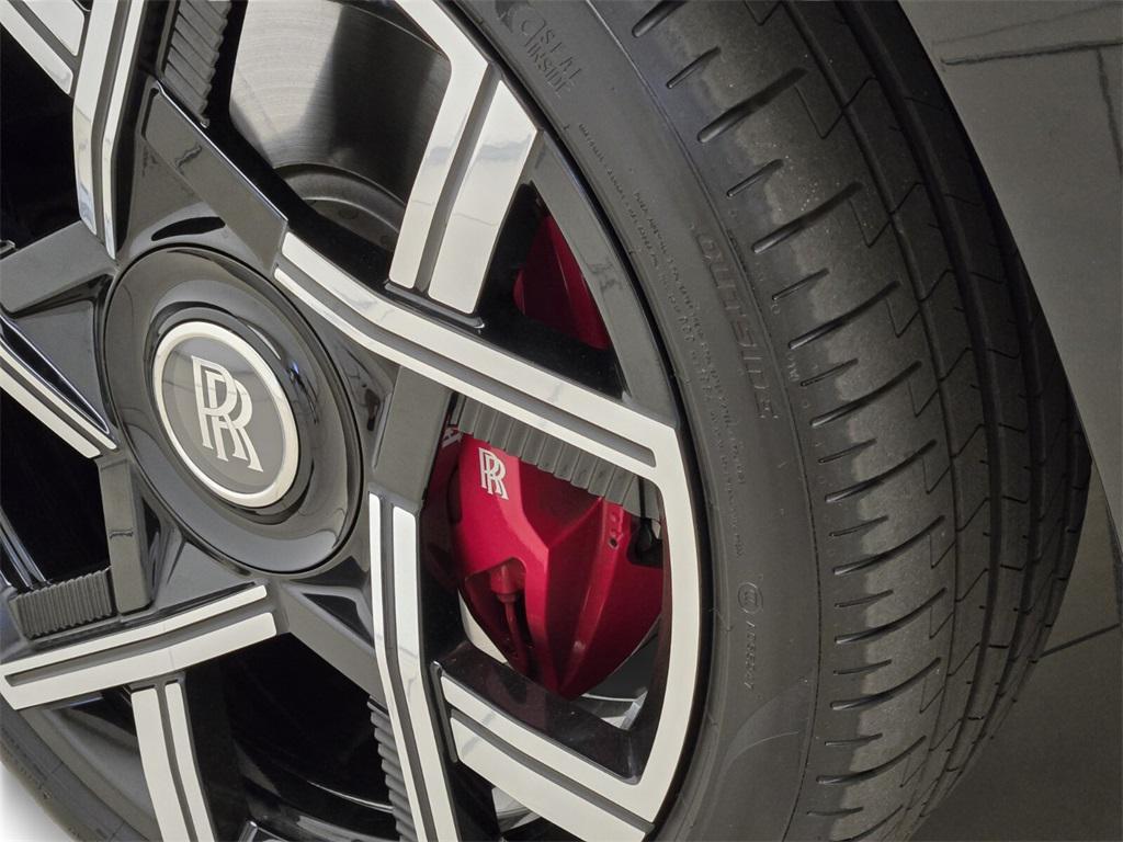 used 2025 Rolls-Royce Cullinan car, priced at $499,990