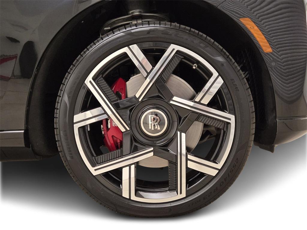 used 2025 Rolls-Royce Cullinan car, priced at $499,990