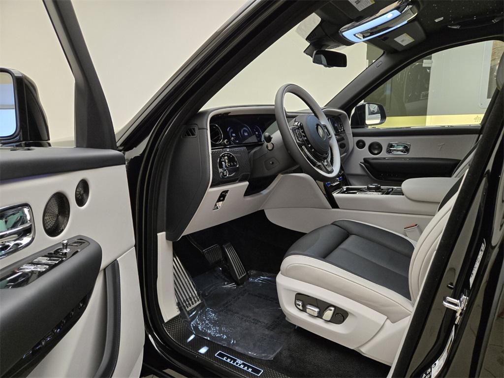 used 2025 Rolls-Royce Cullinan car, priced at $499,990