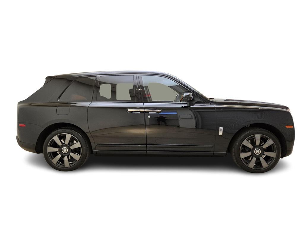 used 2022 Rolls-Royce Cullinan car, priced at $318,990