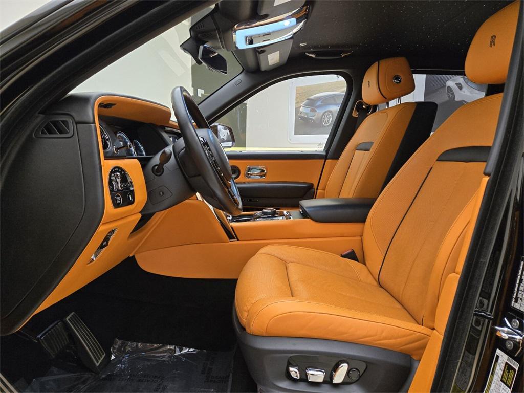 used 2022 Rolls-Royce Cullinan car, priced at $318,990