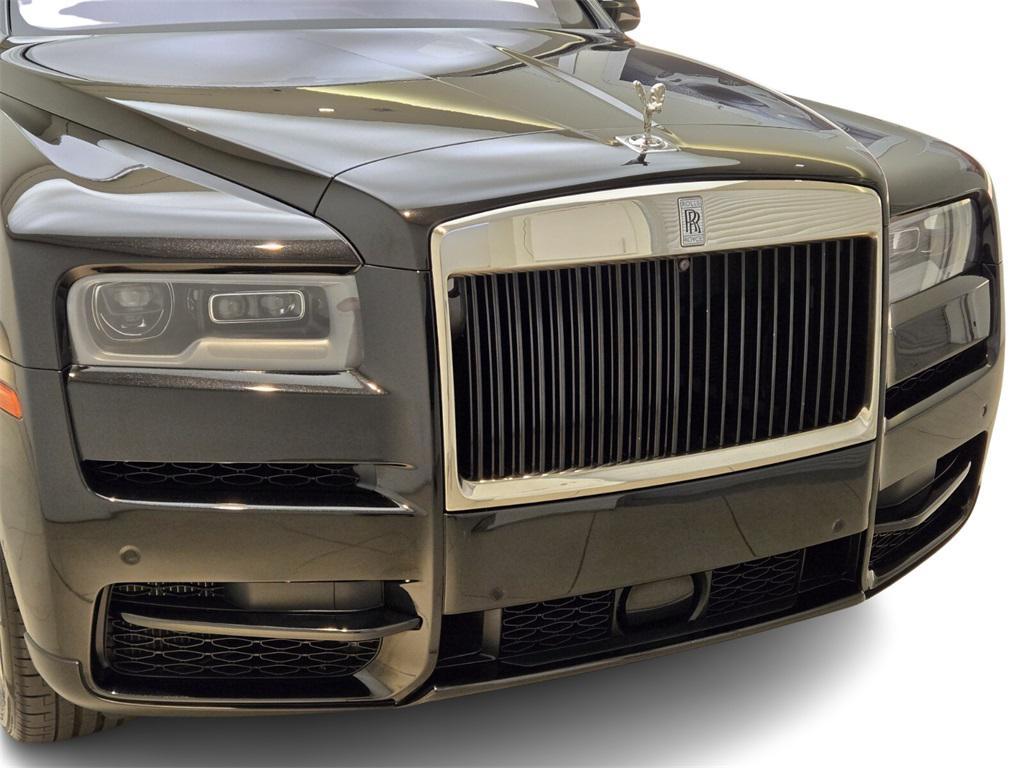 used 2022 Rolls-Royce Cullinan car, priced at $318,990